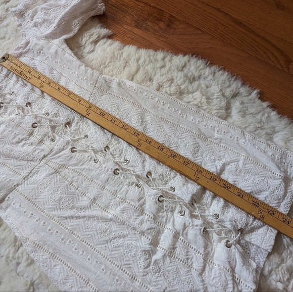 Tobi white eyelet lace up front bodycon mini dress off the shoulder xs small - Picture 15 of 16